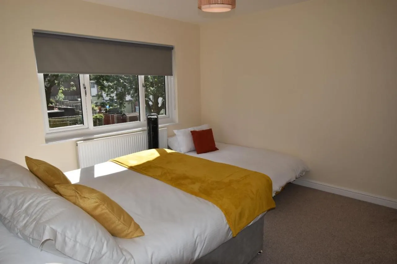 Guests Rated Exceptional 3 Bed House, Homely Comforts , Close To Amenities And Centre Sheffield 0*,  Wielka Brytania