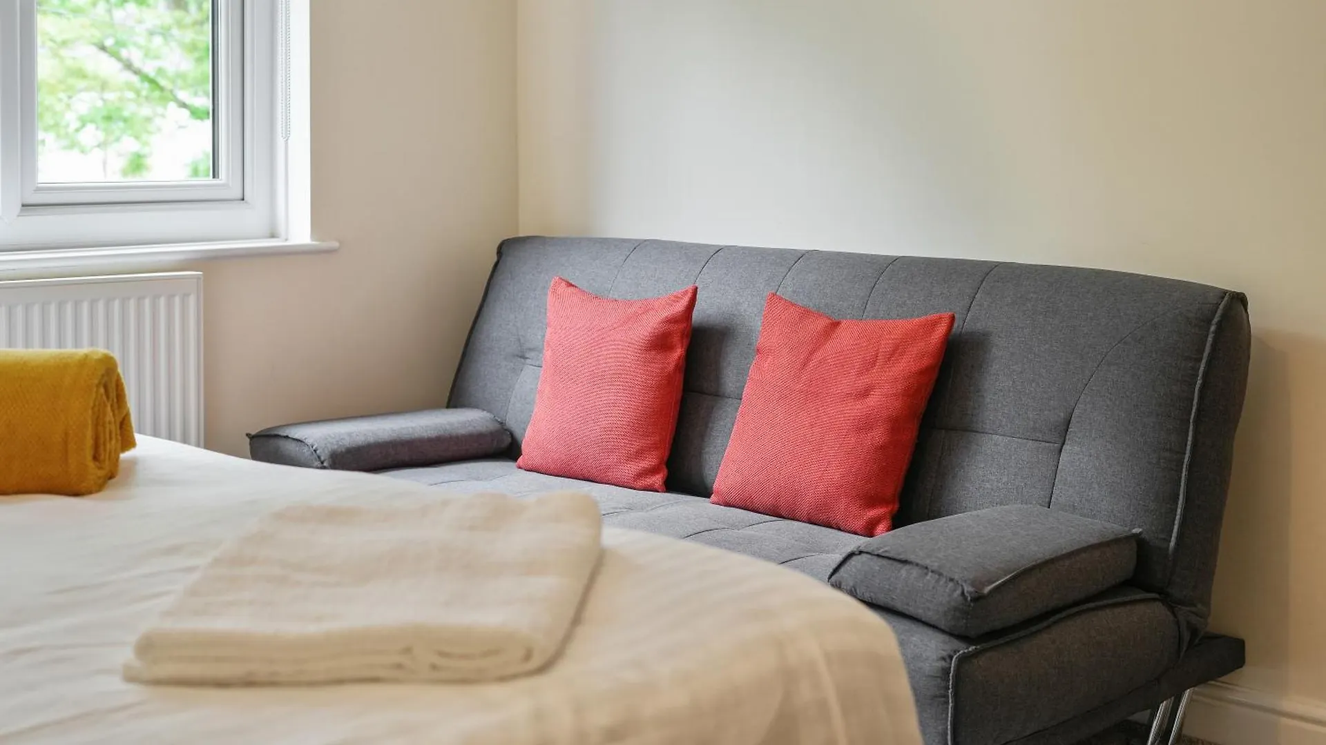 Apartament Guests Rated Exceptional 3 Bed House, Homely Comforts , Close To Amenities And Centre Sheffield