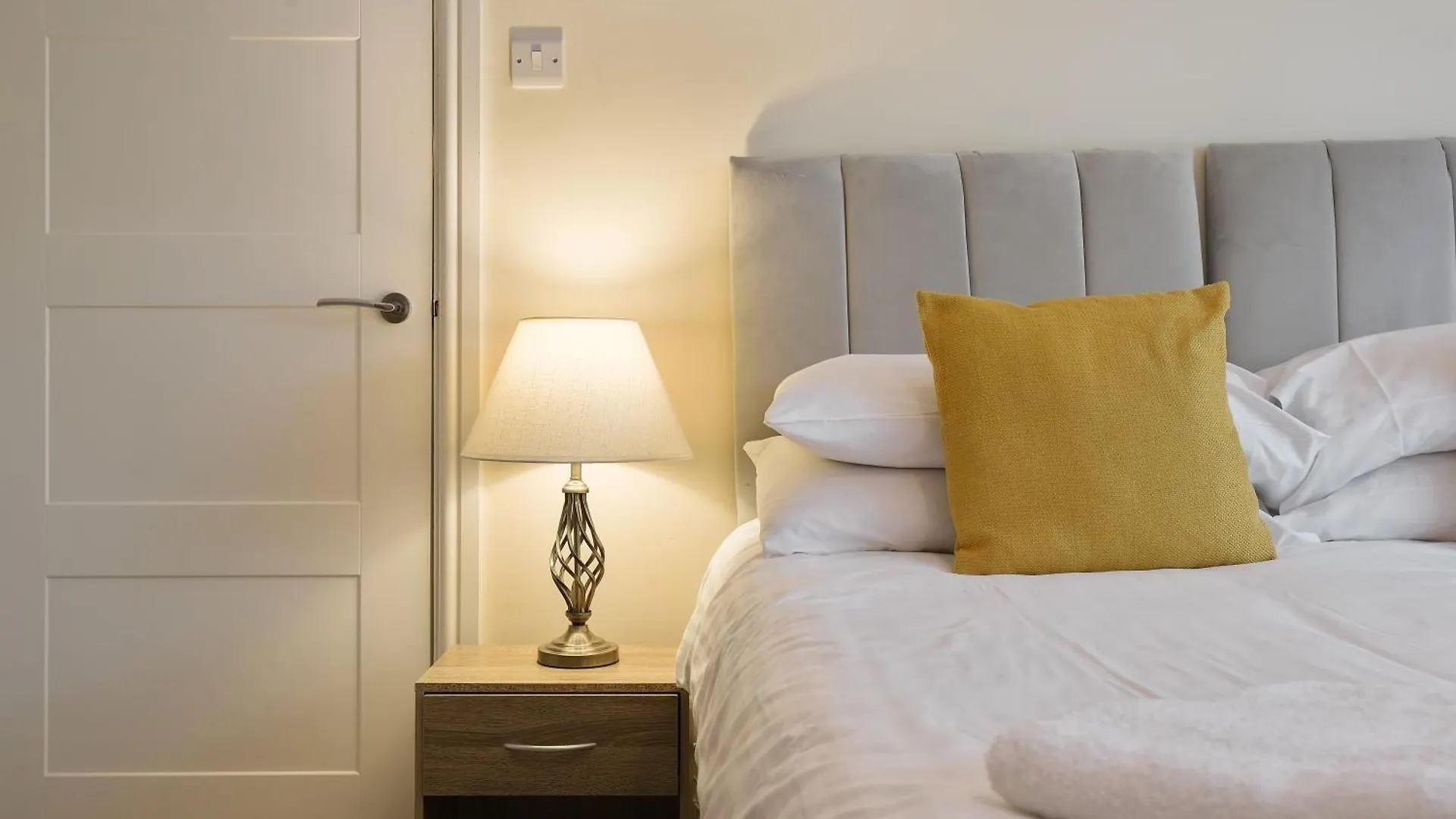 Guests Rated Exceptional 3 Bed House, Homely Comforts , Close To Amenities And Centre Sheffield