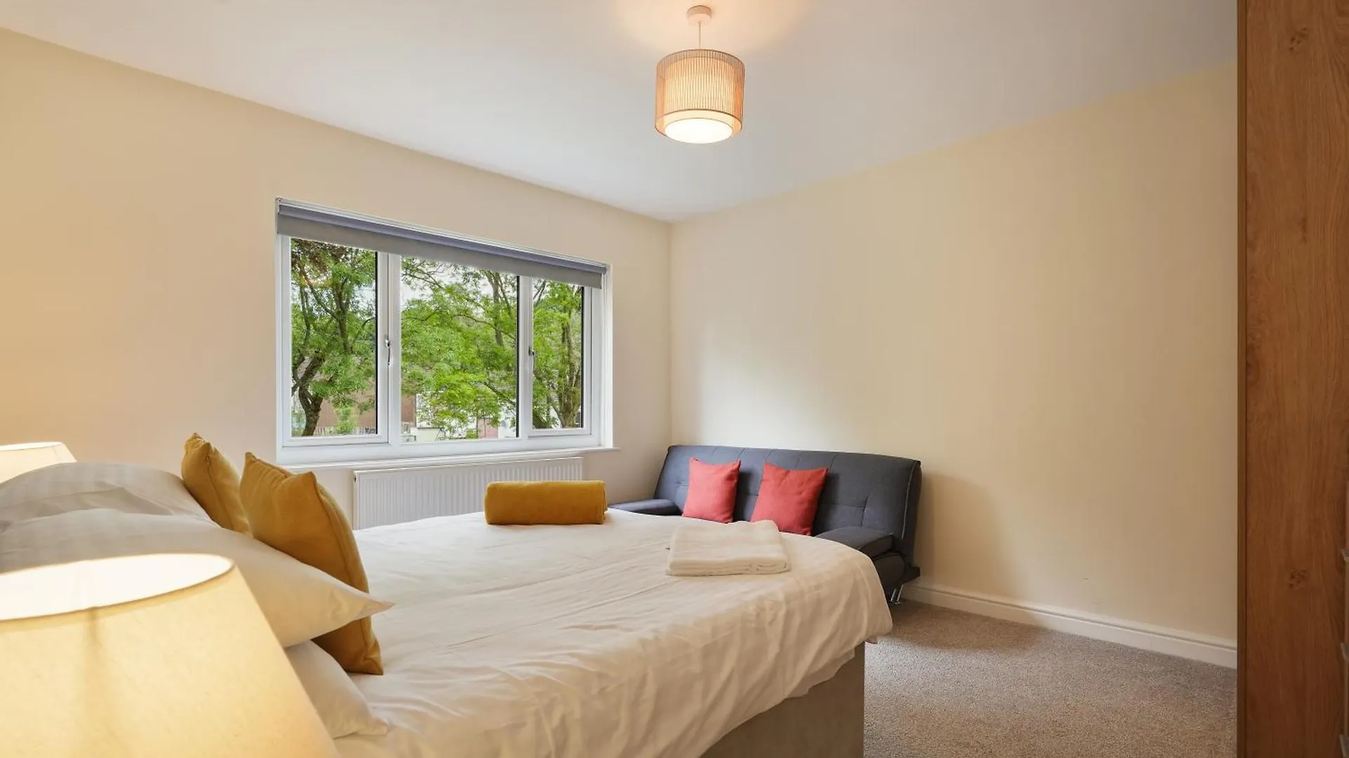 Guests Rated Exceptional 3 Bed House, Homely Comforts , Close To Amenities And Centre Sheffield Lejlighed