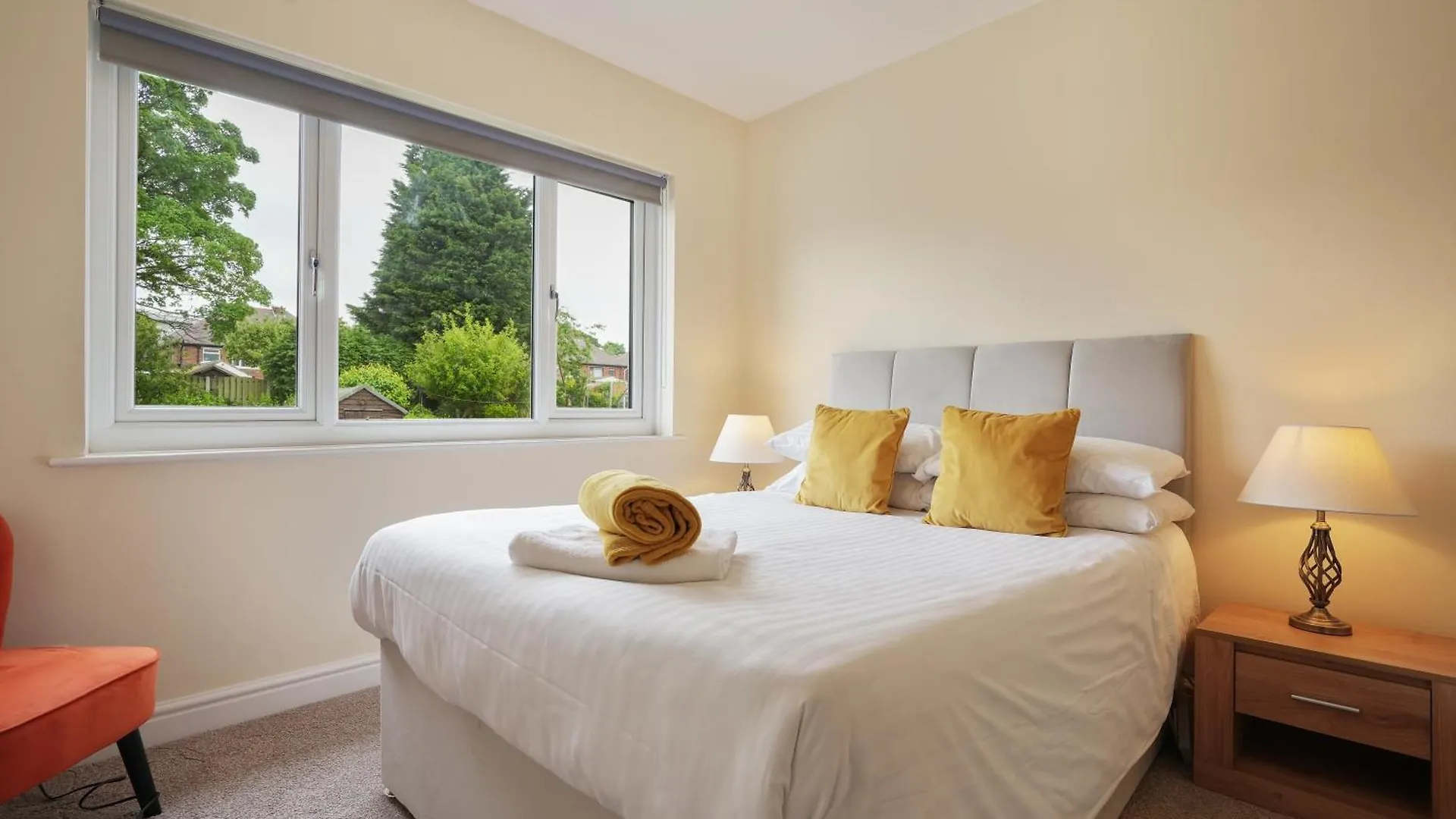 Guests Rated Exceptional 3 Bed House, Homely Comforts , Close To Amenities And Centre Sheffield Lejlighed