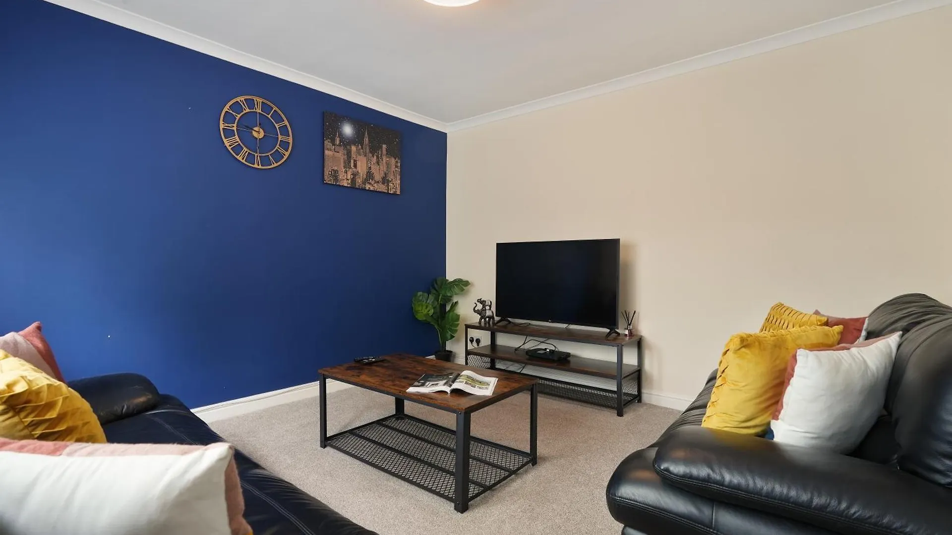 Guests Rated Exceptional 3 Bed House, Homely Comforts , Close To Amenities And Centre Sheffield Storbritannien